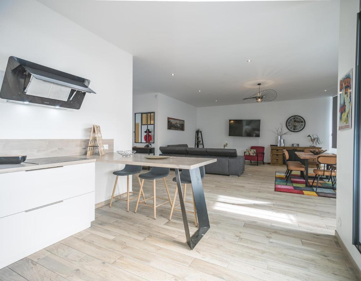 Ferienwohnung Loft Courtalon - Haut Standing - Patio - Parking Prives Troyes Exterior foto
