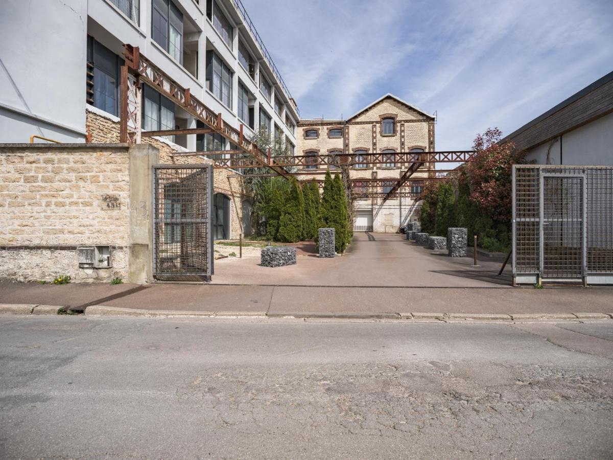 Ferienwohnung Loft Courtalon - Haut Standing - Patio - Parking Prives Troyes Exterior foto